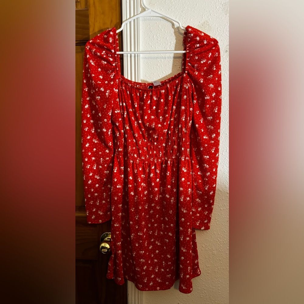 H&M Divided Red Orange Floral Off 
Shoulder Mid Size M
